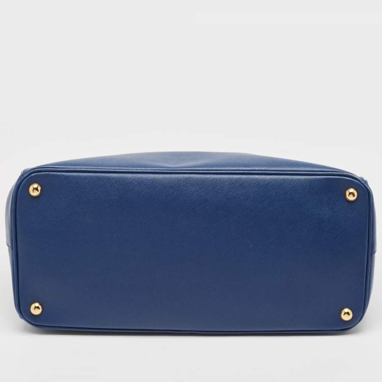 مملوكة مسبقًا Prada Navy Blue Saffiano Lux Leather Large Gardener's Tote