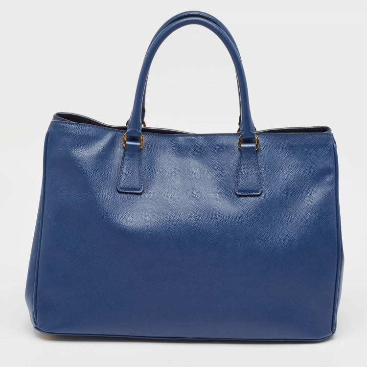 مملوكة مسبقًا Prada Navy Blue Saffiano Lux Leather Large Gardener's Tote