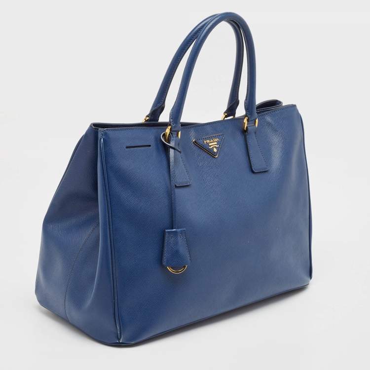 مملوكة مسبقًا Prada Navy Blue Saffiano Lux Leather Large Gardener's Tote