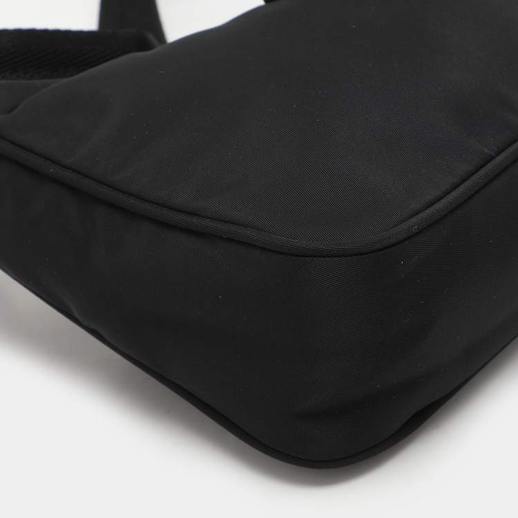 Pre Owned Prada Black Nylon Re-Edition 2000 Shoulder Bag