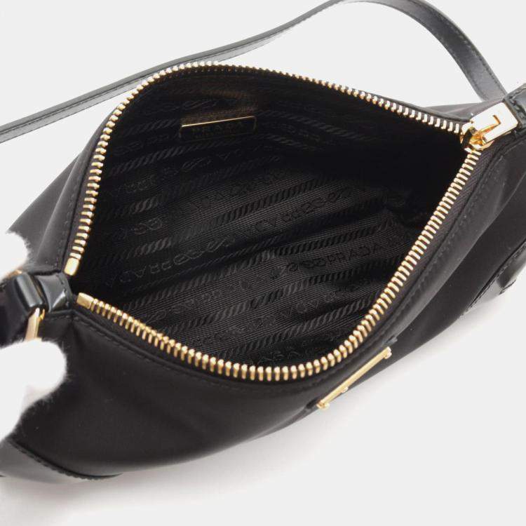 Pre Owned Prada Black Nylon and Leather Re-Edition 2002 Shoulder Bag 
