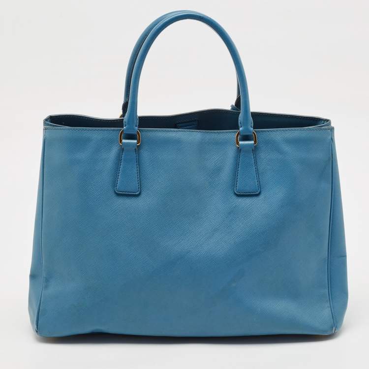 مملوكة مسبقًا Prada Light Blue Saffiano Lux Leather Large Gardener's Tote