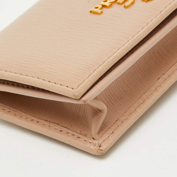 مملوكة مسبقًا Prada Beige Leather Logo Card Case