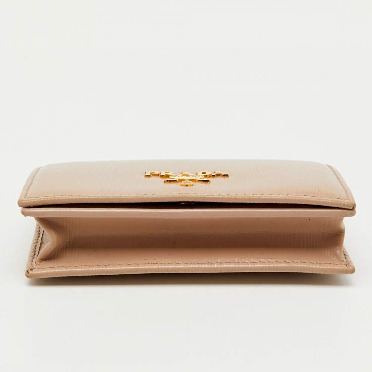 مملوكة مسبقًا Prada Beige Leather Logo Card Case