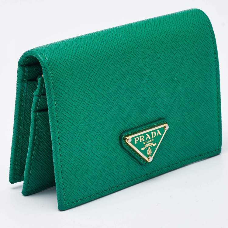 مملوكة مسبقًا Prada Green Saffiano Leather Logo Flap Card Case