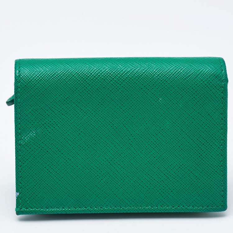 مملوكة مسبقًا Prada Green Saffiano Leather Logo Flap Card Case