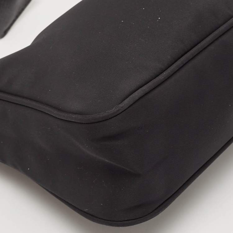 Pre Owned Prada Black Nylon Re-Edition 2000 Shoulder Bag