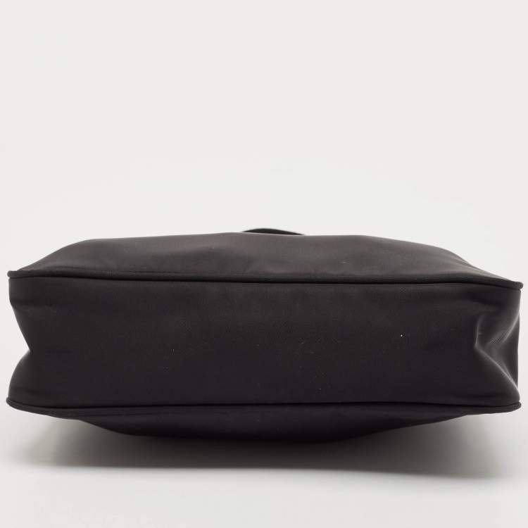 Pre Owned Prada Black Nylon Re-Edition 2000 Shoulder Bag