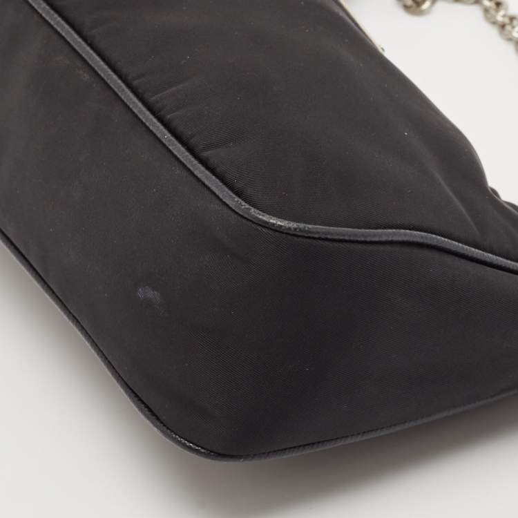 Pre Owned Prada Black Nylon and Leather Re-Edition 2005 Shoulder Bag