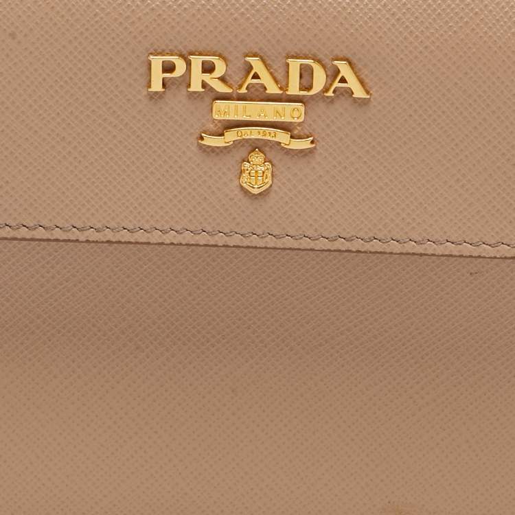 مملوكة مسبقًا Prada Beige Saffiano Lux Leather Phone Wallet On Chain
