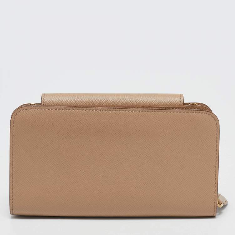 مملوكة مسبقًا Prada Beige Saffiano Lux Leather Phone Wallet On Chain