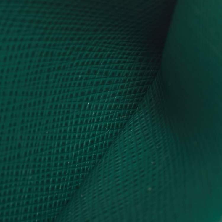 مملوكة مسبقًا Prada Green Leather Logo Card Holder