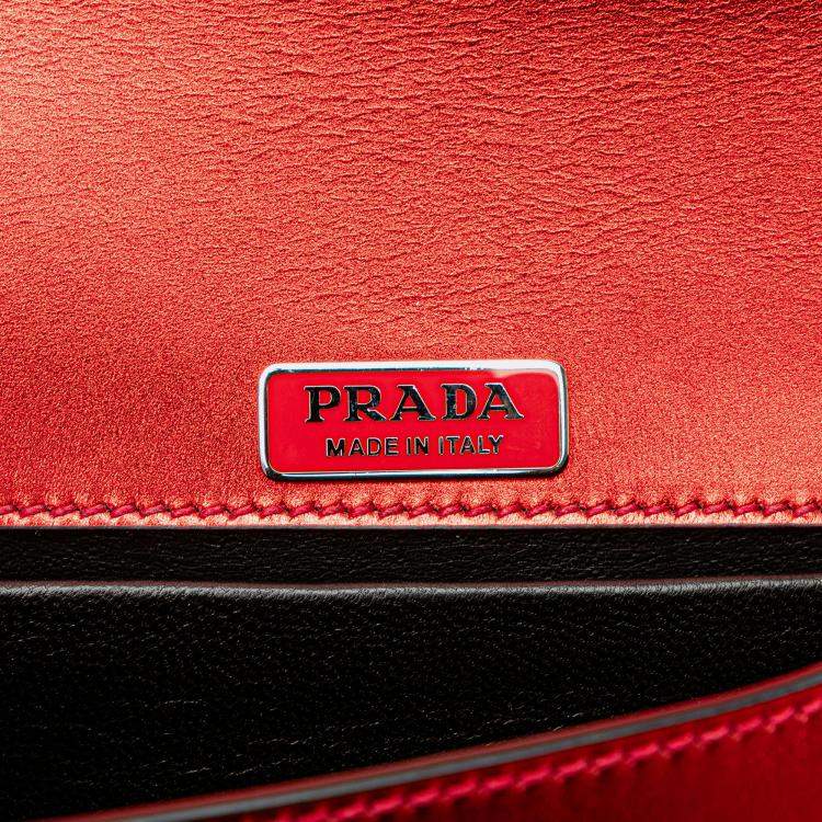 Pre Owned Prada Red Saffiano Trimmed City Calf Cahier Crossbody Bag