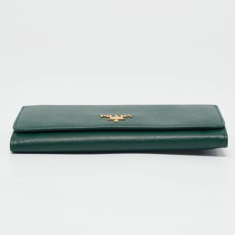 Pre Owned Prada Green Leather Logo Flap Continental Wallet