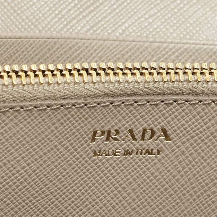 Pre Owned Prada Grey Leather Logo Flap Continental Wallet