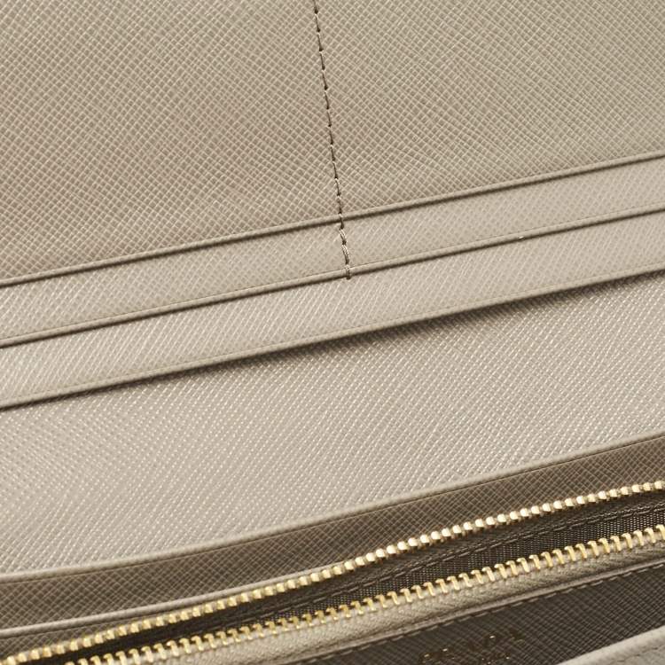 Pre Owned Prada Grey Leather Logo Flap Continental Wallet