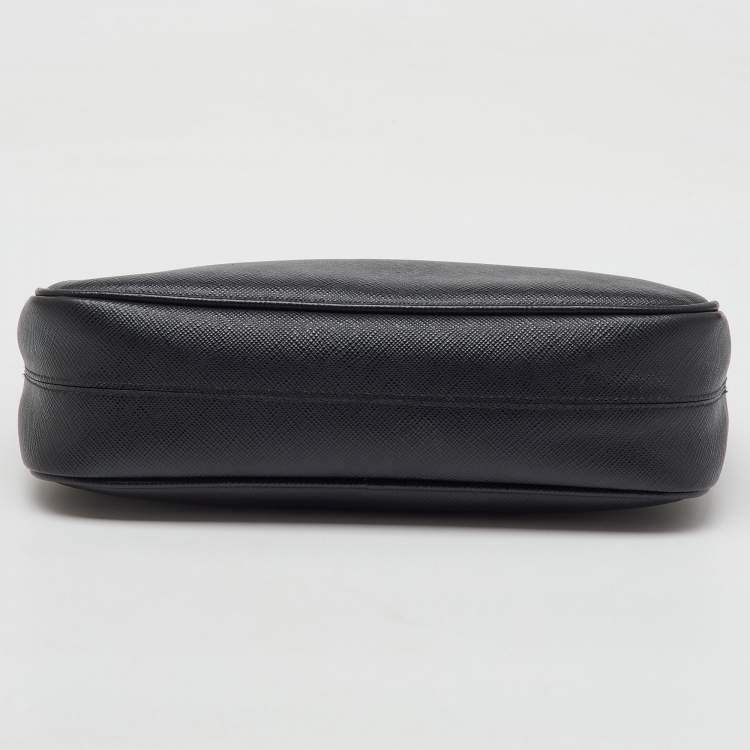 Pre Owned Prada Black Saffiano Lux Leather Re-Edition 2005 Bag