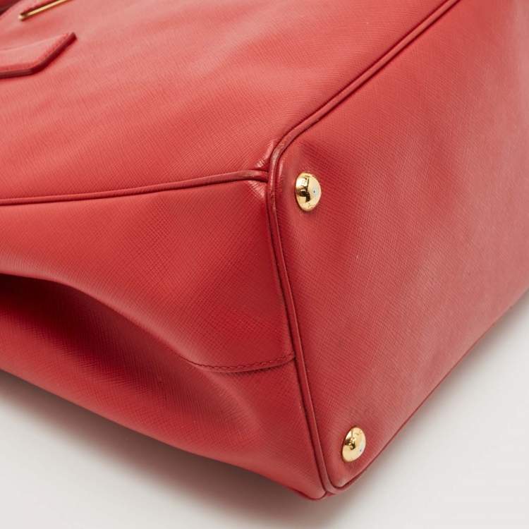 Pre Owned Prada Red Saffiano Lux Leather Medium Double Zip Tote