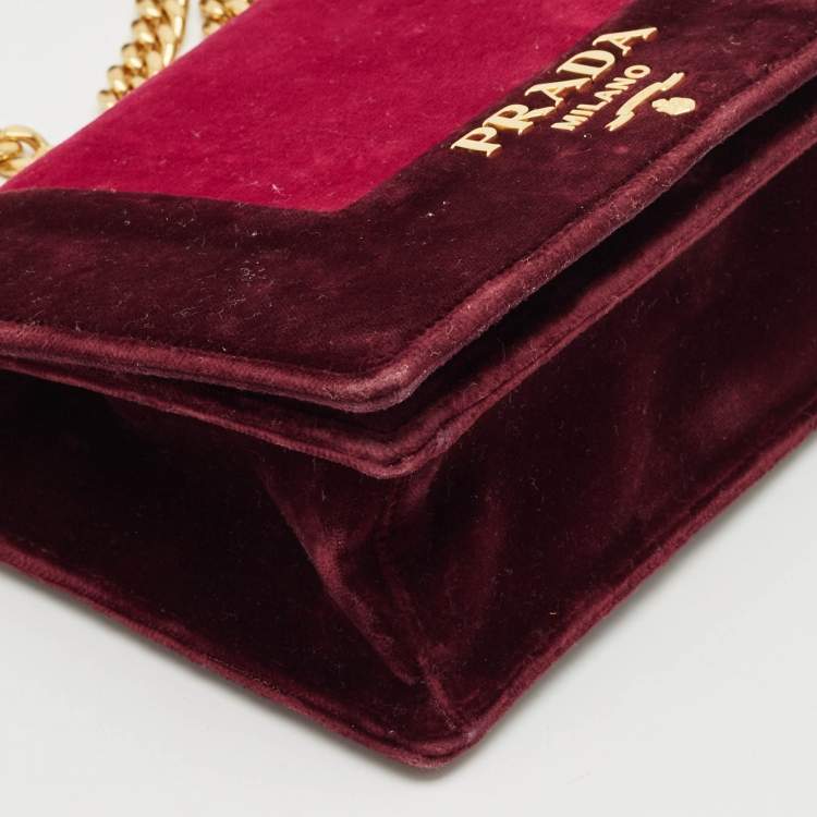 Pre Owned Prada Burgundy/Pink Velvet Logo Chain Crossbody Bag