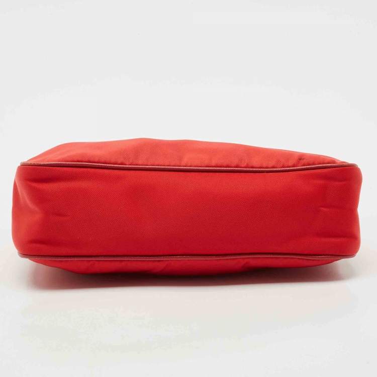 Pre Owned Prada Red Nylon and Saffiano Leather Re-Edition 2005 Bag