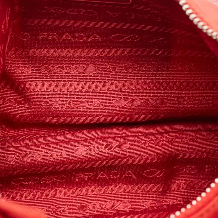 Pre Owned Prada Red Nylon and Saffiano Leather Re-Edition 2005 Bag