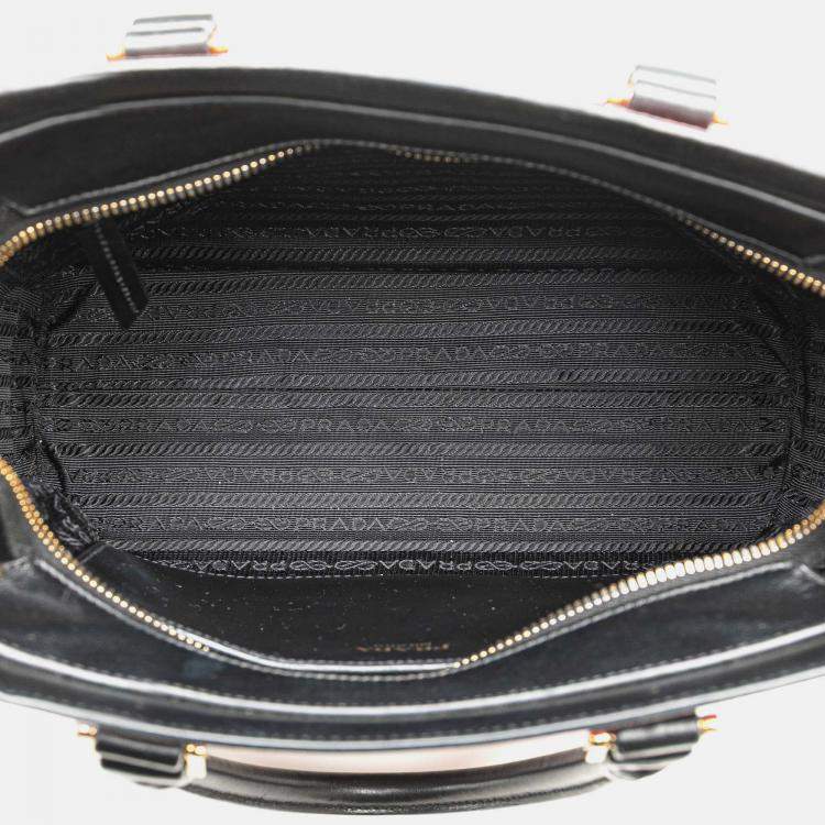 مملوكة مسبقًا Prada Black Red Bicolor Soft Calf Trimmed Saffiano Satchel