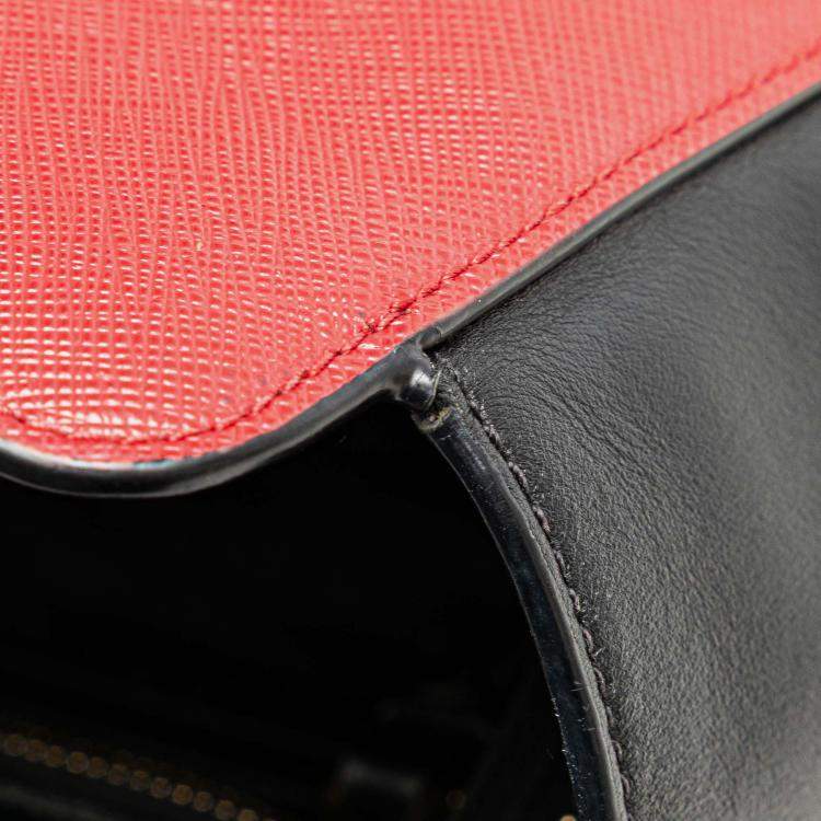 مملوكة مسبقًا Prada Black Red Bicolor Soft Calf Trimmed Saffiano Satchel