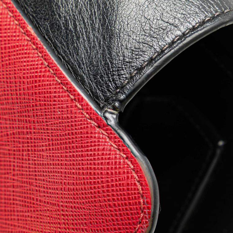 مملوكة مسبقًا Prada Black Red Bicolor Soft Calf Trimmed Saffiano Satchel
