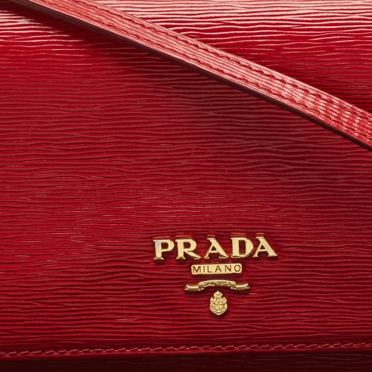 Pre Owned Prada Red Vitello Move Leather Wallet On Strap