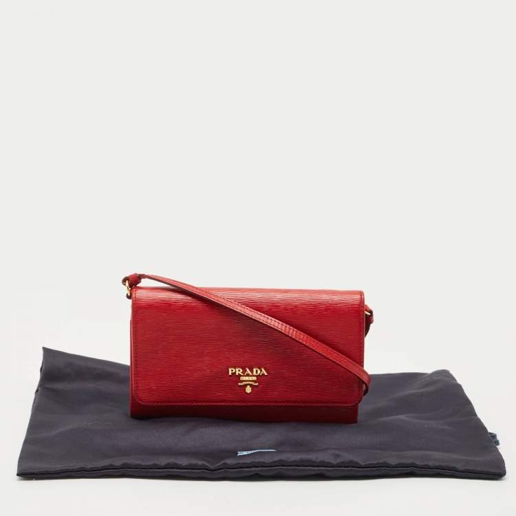 Pre Owned Prada Red Vitello Move Leather Wallet On Strap