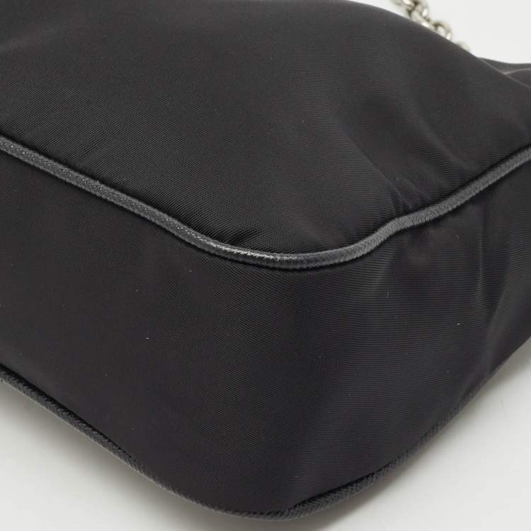 Pre Owned Prada Black Leather and Nylon Re-Edition 2005 Shoulder Bag