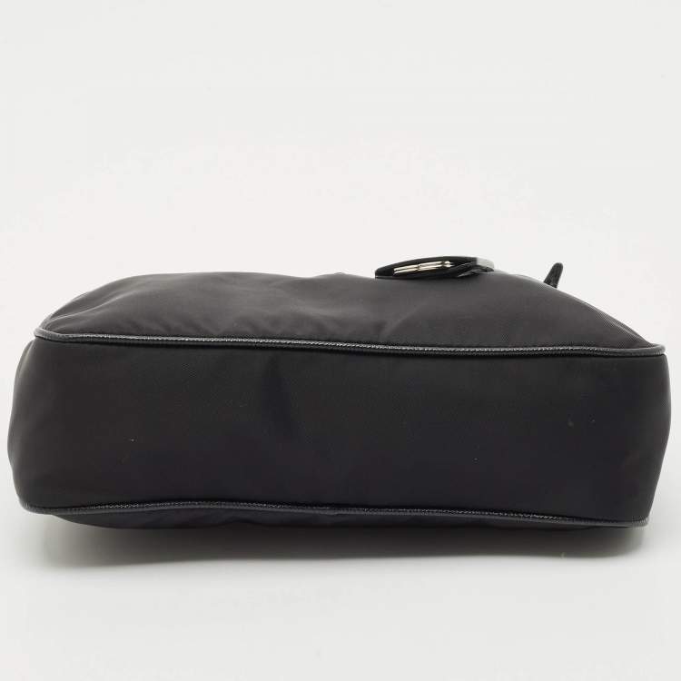Pre Owned Prada Black Leather and Nylon Re-Edition 2005 Shoulder Bag