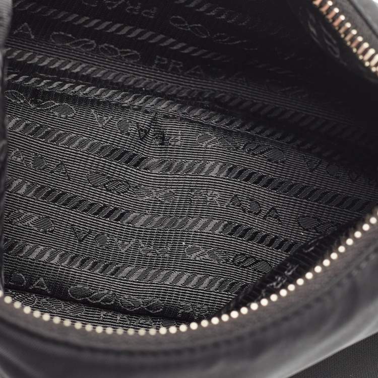 Pre Owned Prada Black Leather and Nylon Re-Edition 2005 Shoulder Bag