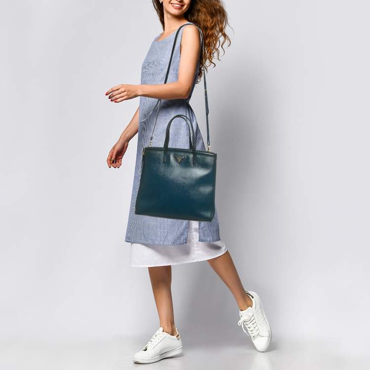 Pre Owned Prada Dark Blue Saffiano Vernic Leather Parabole Tote