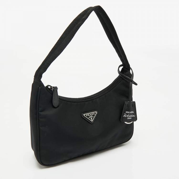 Pre Owned Prada Black Nylon Re-Edition 2000 Shoulder Bag