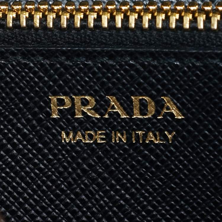Pre Owned Prada Black Saffiano Printed Faces Leather Chain Clutch