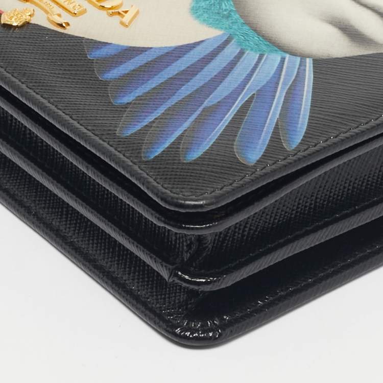 Pre Owned Prada Black Saffiano Printed Faces Leather Chain Clutch