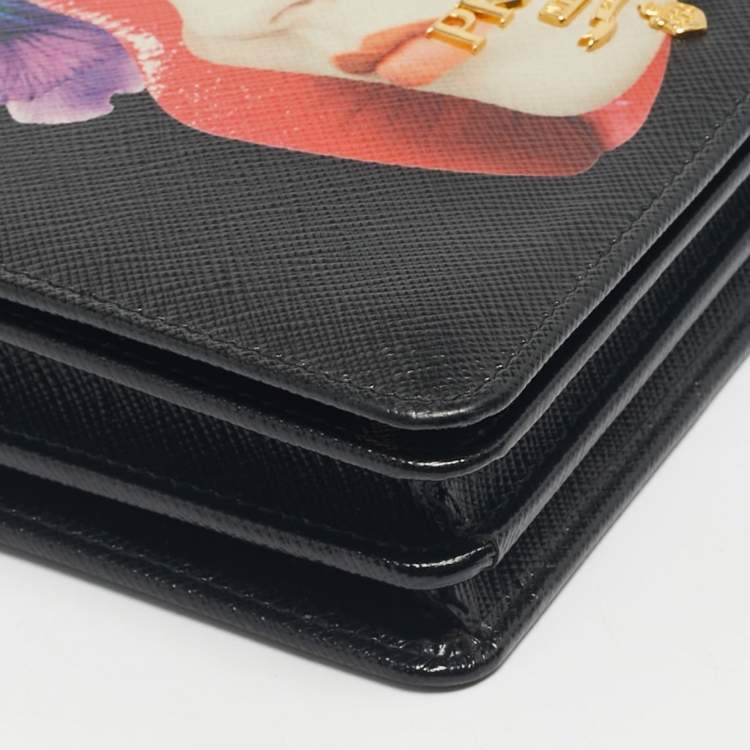 Pre Owned Prada Black Saffiano Printed Faces Leather Chain Clutch