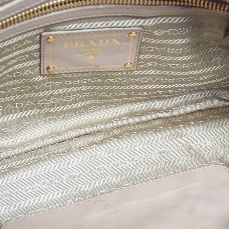 Pre Owned Prada Beige Leather Top Zip Clutch