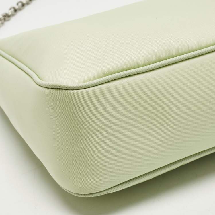 Pre Owned Prada Mint Green Re Nylon and Saffiano Leather Re-Edition 2005 Shoulder Bag