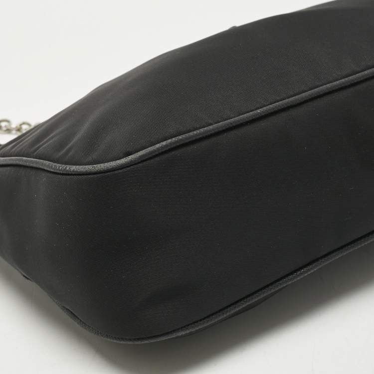 Pre Owned Prada Black Nylon and Saffiano Leather Re-Edition 2005 Shoulder Bag