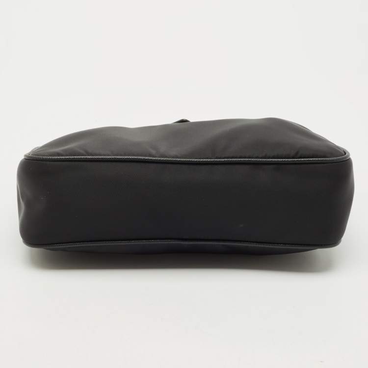 Pre Owned Prada Black Nylon and Saffiano Leather Re-Edition 2005 Shoulder Bag