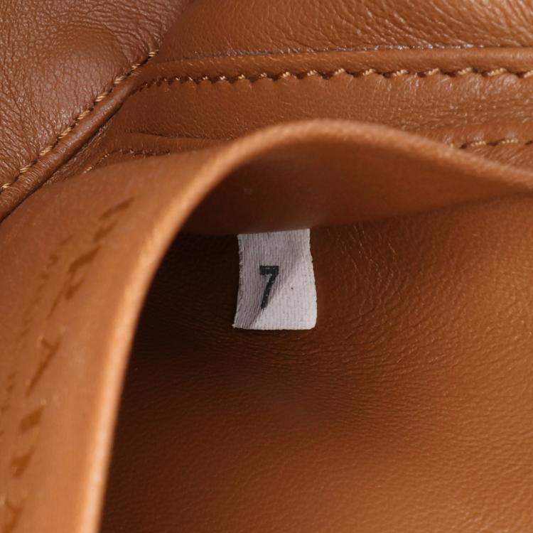 Pre Owned Prada White Mini Vitello Daino Vanity Bag