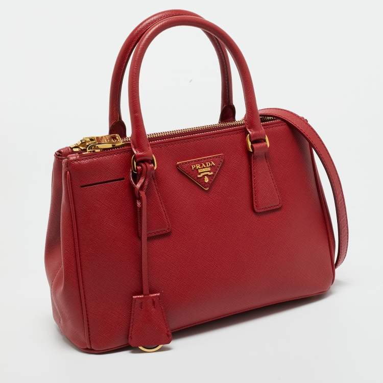 مملوكة مسبقًا Prada Red Saffiano Lux Leather Small Galleria Double Zip Tote
