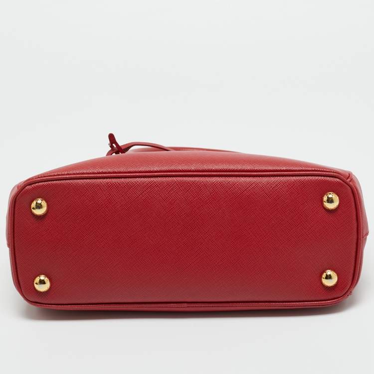 مملوكة مسبقًا Prada Red Saffiano Lux Leather Small Galleria Double Zip Tote