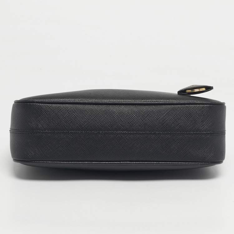 Pre Owned Prada Black Saffiano Leather Re-Edition 2005 Shoulder Bag