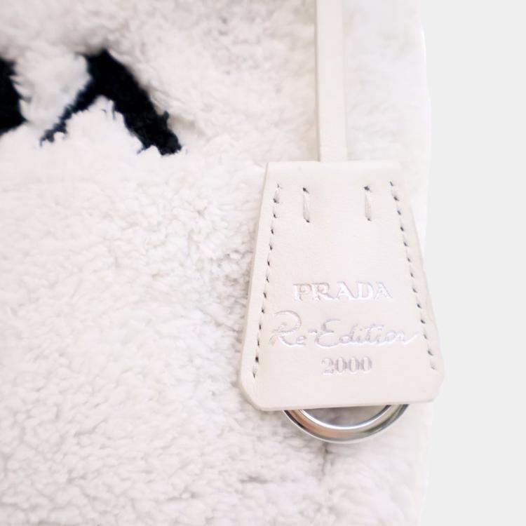 Pre Owned Prada Re-Edition 2000 Terry Shoulder Bag