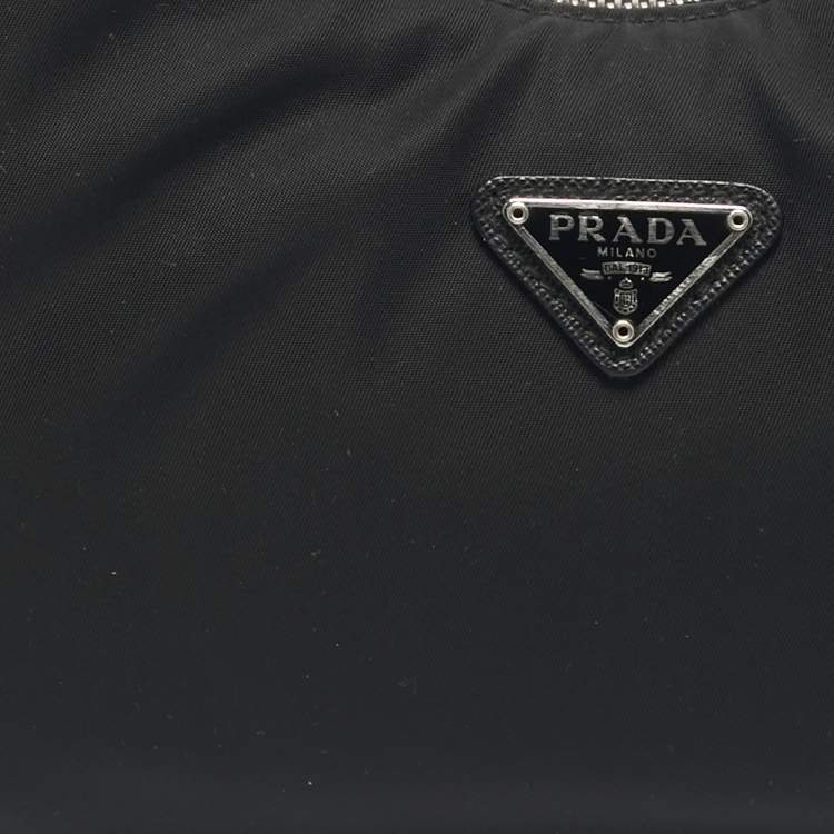Pre Owned Prada Black Nylon Re-Edition 2006 Bag