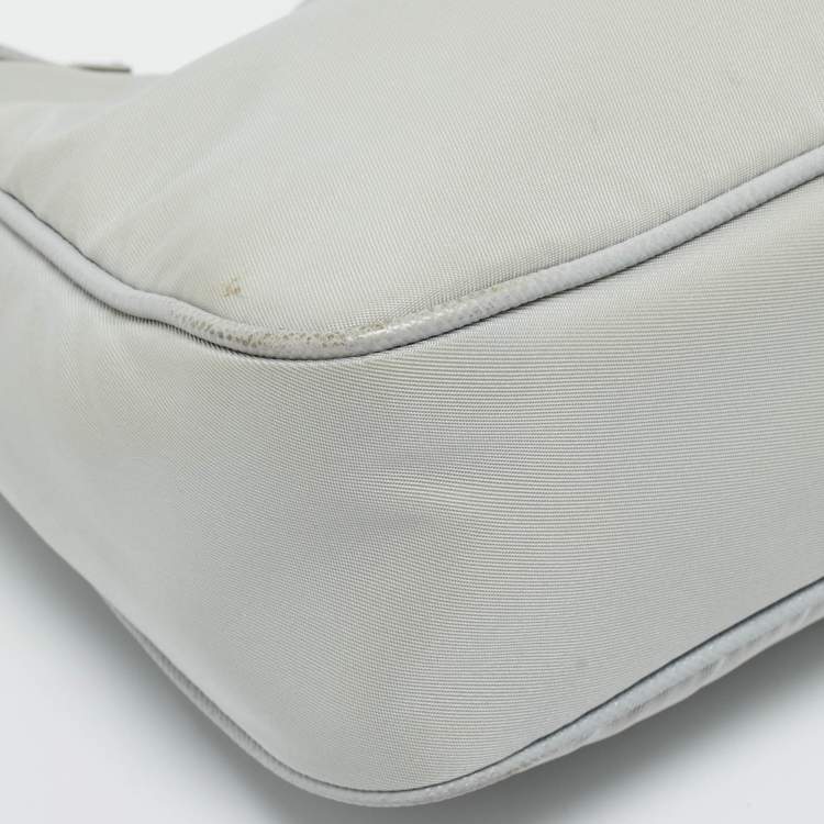 Pre Owned Prada Grey Re Nylon and Saffiano Leather Re-Edition 2005 Shoulder Bag