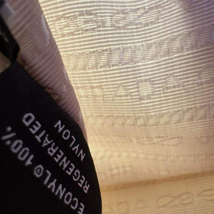 Pre Owned Prada Light Pink Nylon Re-Edition 2005 Shoulder Bag